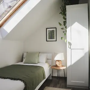 https://apt-urban-jungle.hotels-in-ljubljana.com